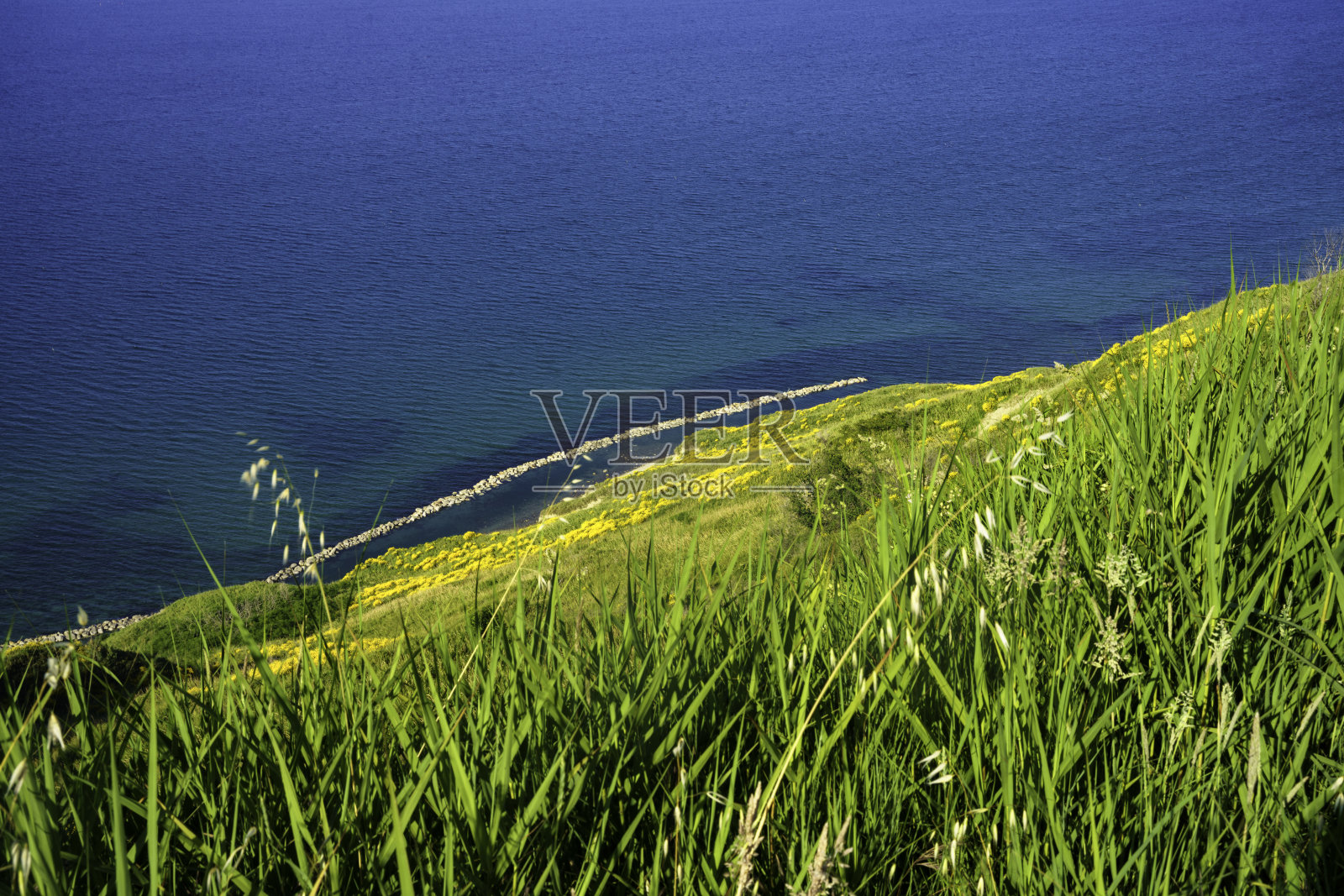 加比切和佩萨罗之间的亚得里亚海岸照片摄影图片