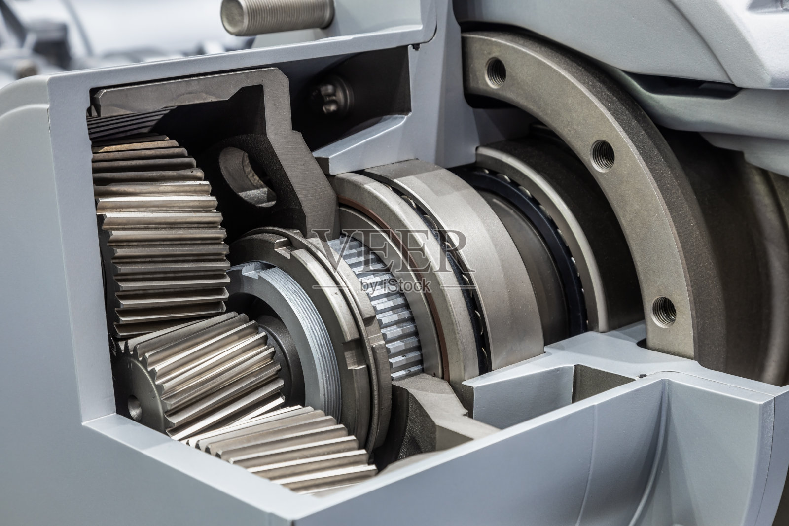 齿轮箱和轴承在节内。现代技术机制照片摄影图片