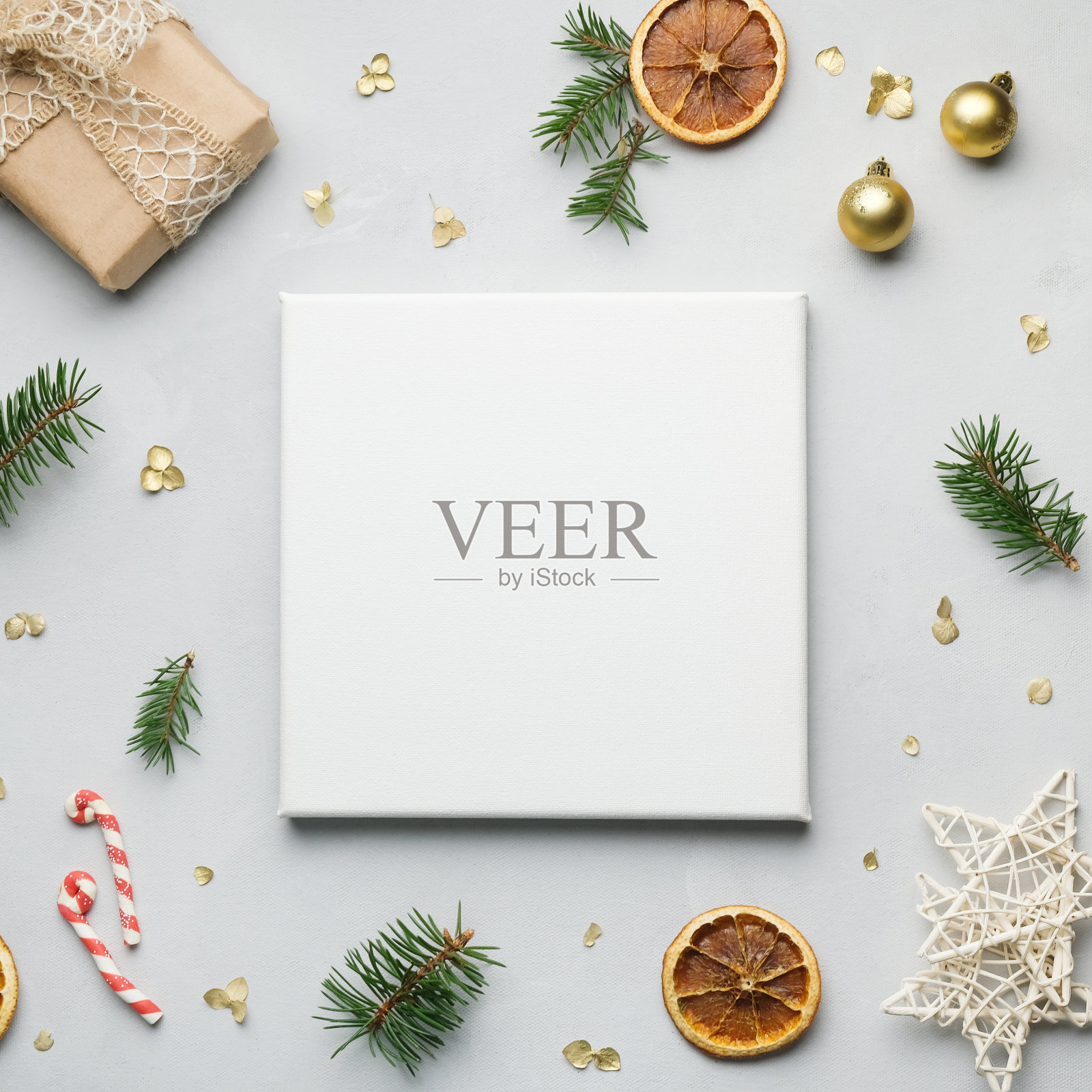 空白画布和圣诞装饰照片摄影图片