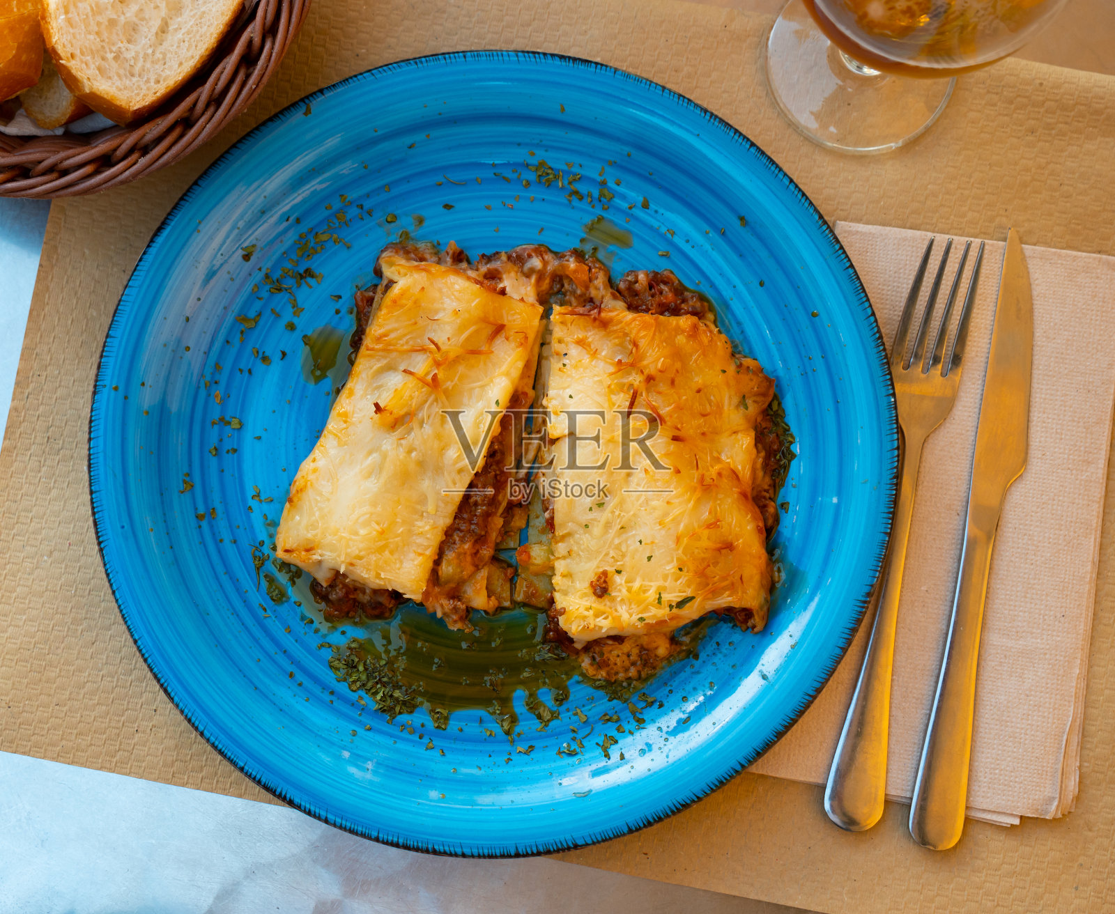 意大利的国菜是小牛肉千层面照片摄影图片