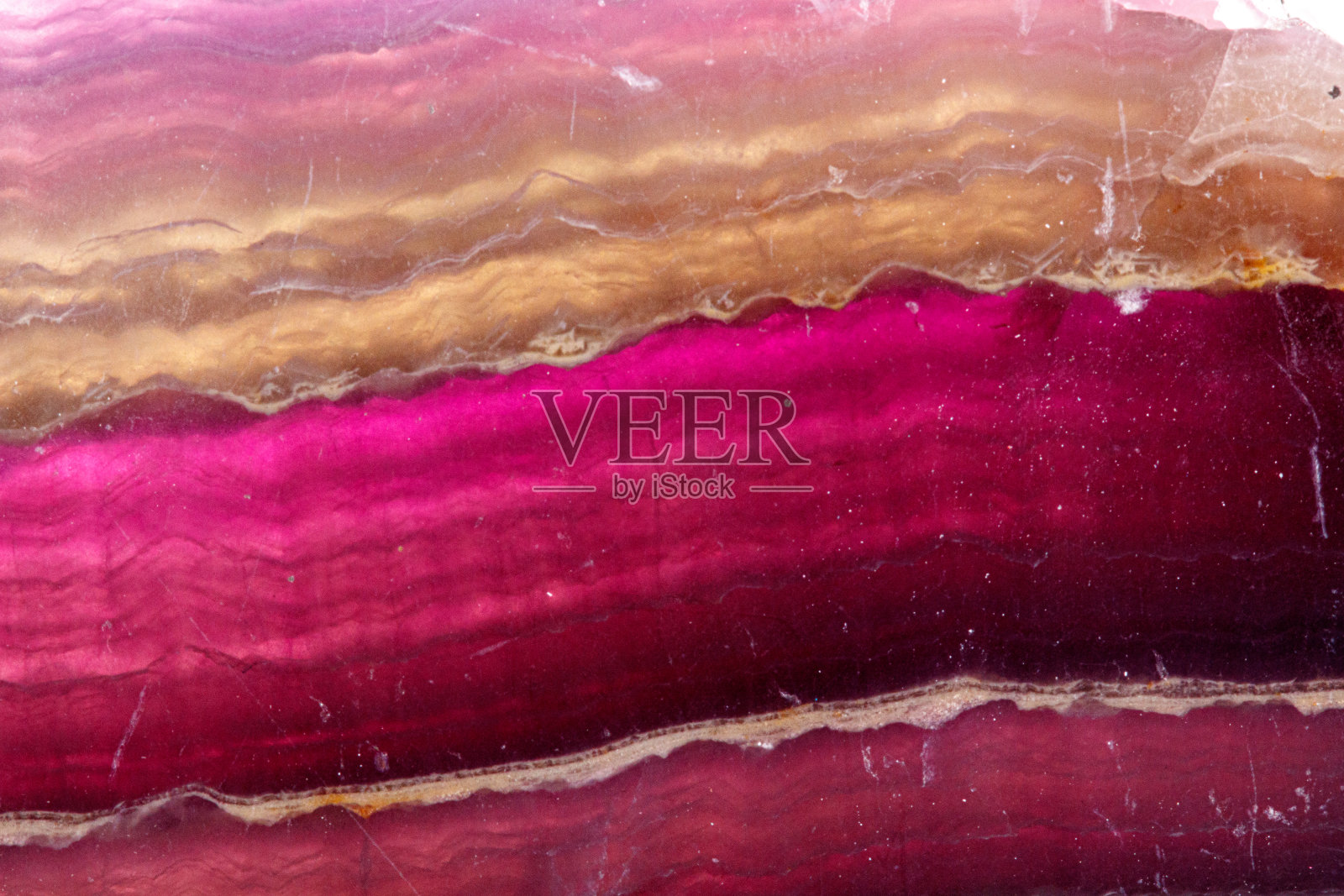 宏观矿物石萤石上的白色背景照片摄影图片