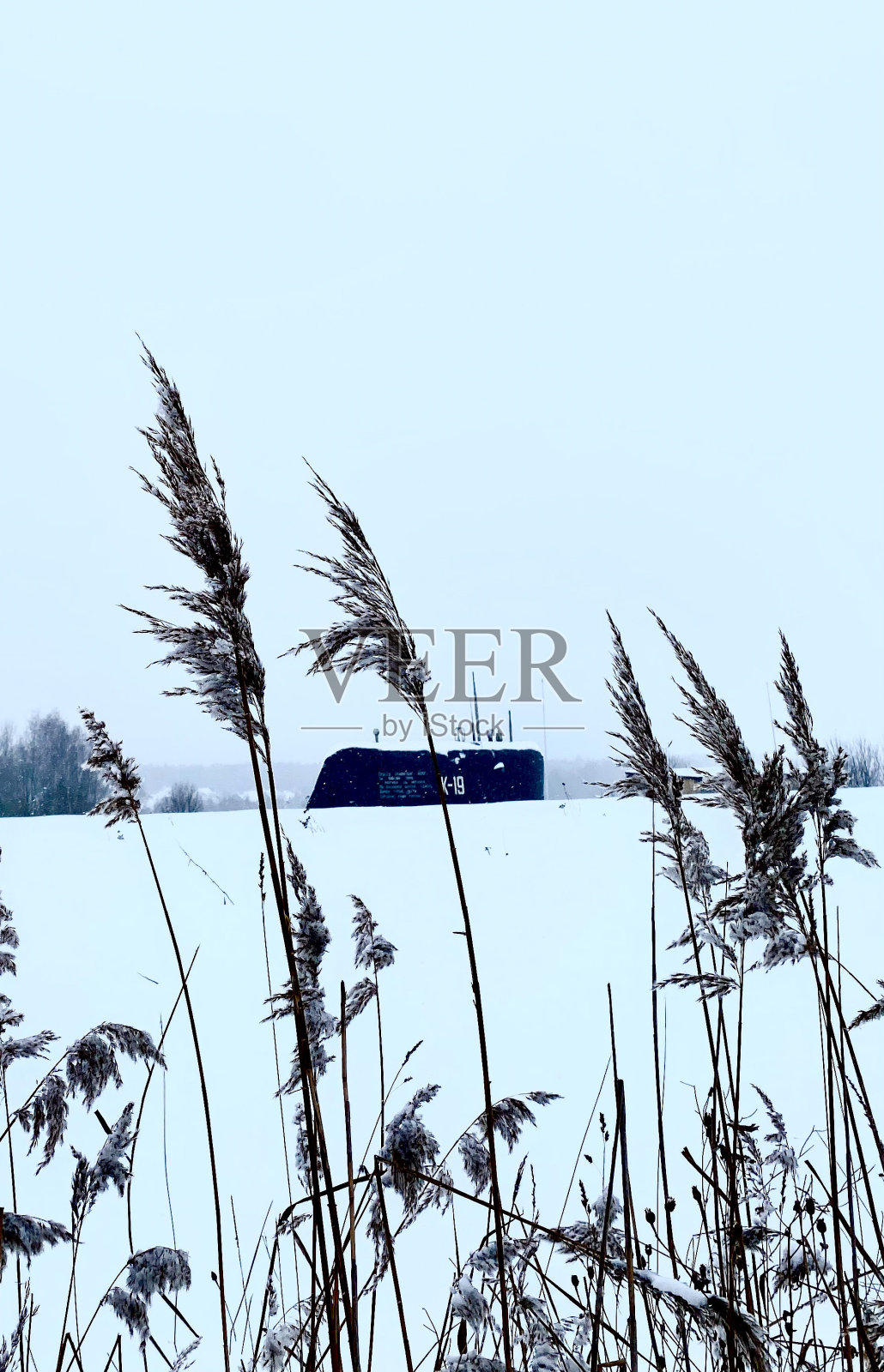 潜艇在雪照片摄影图片