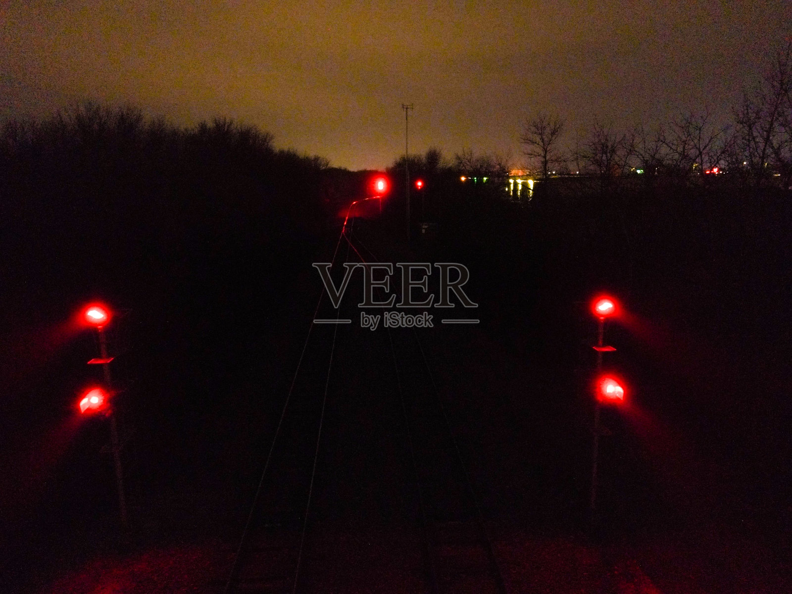 黑暗的rails照片摄影图片