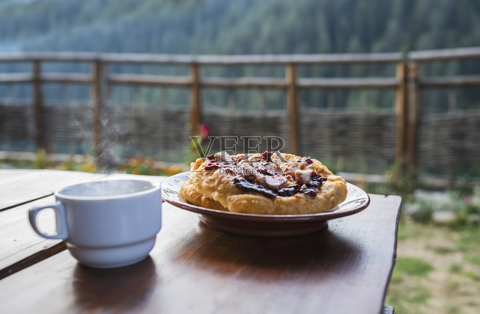 《山里的早餐照片摄影图片