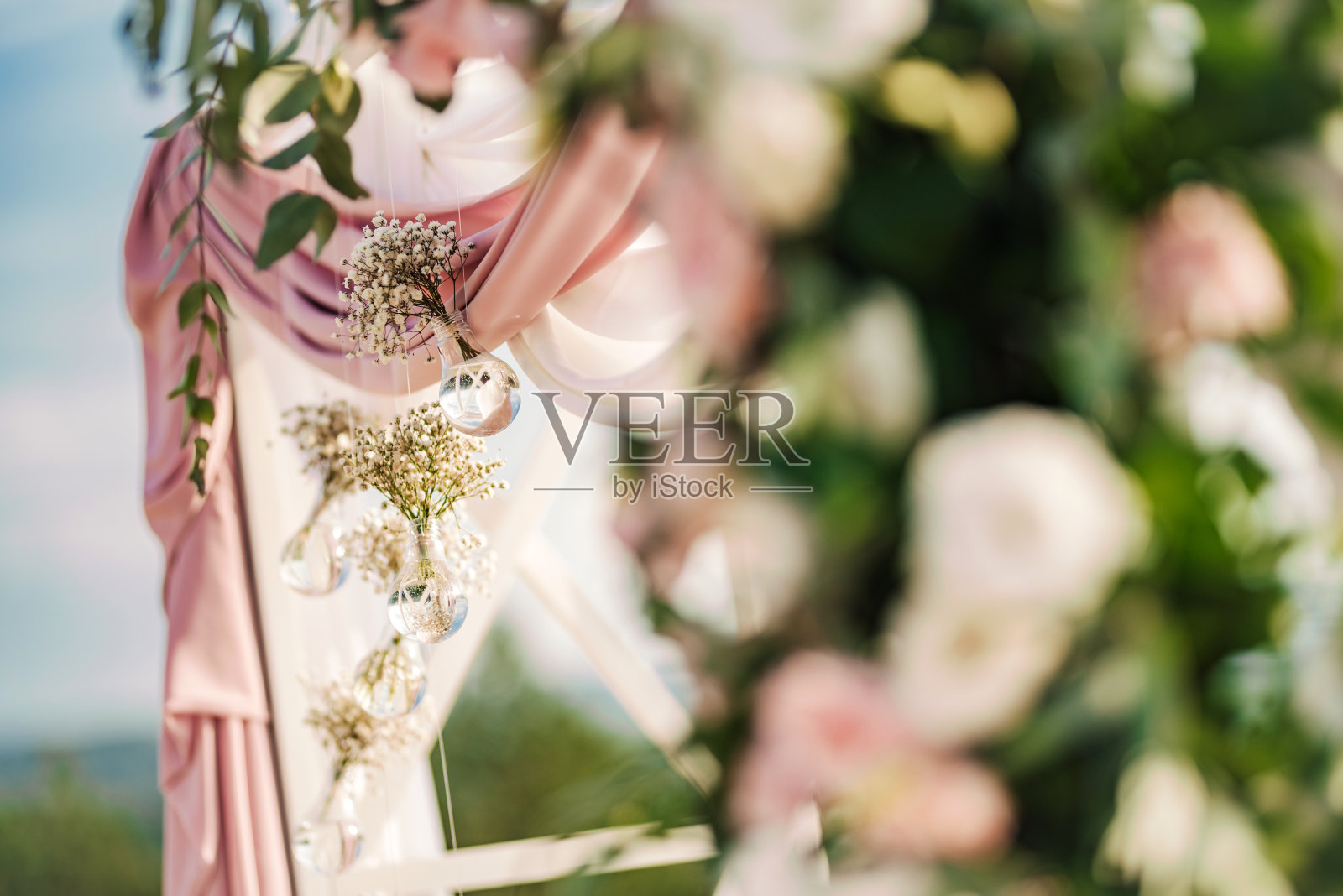 漂亮的婚礼拱门细节。照片摄影图片