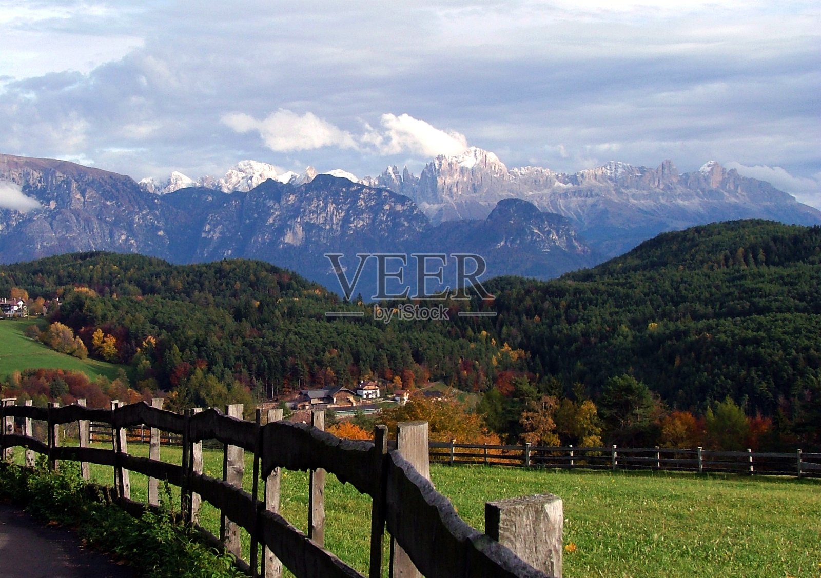 山上的秋风照片摄影图片