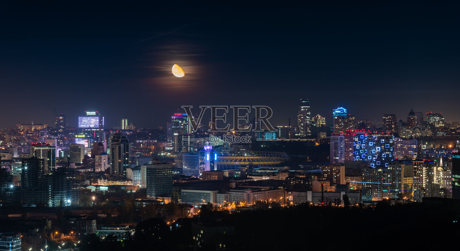 夜晚的城市全景照片摄影图片