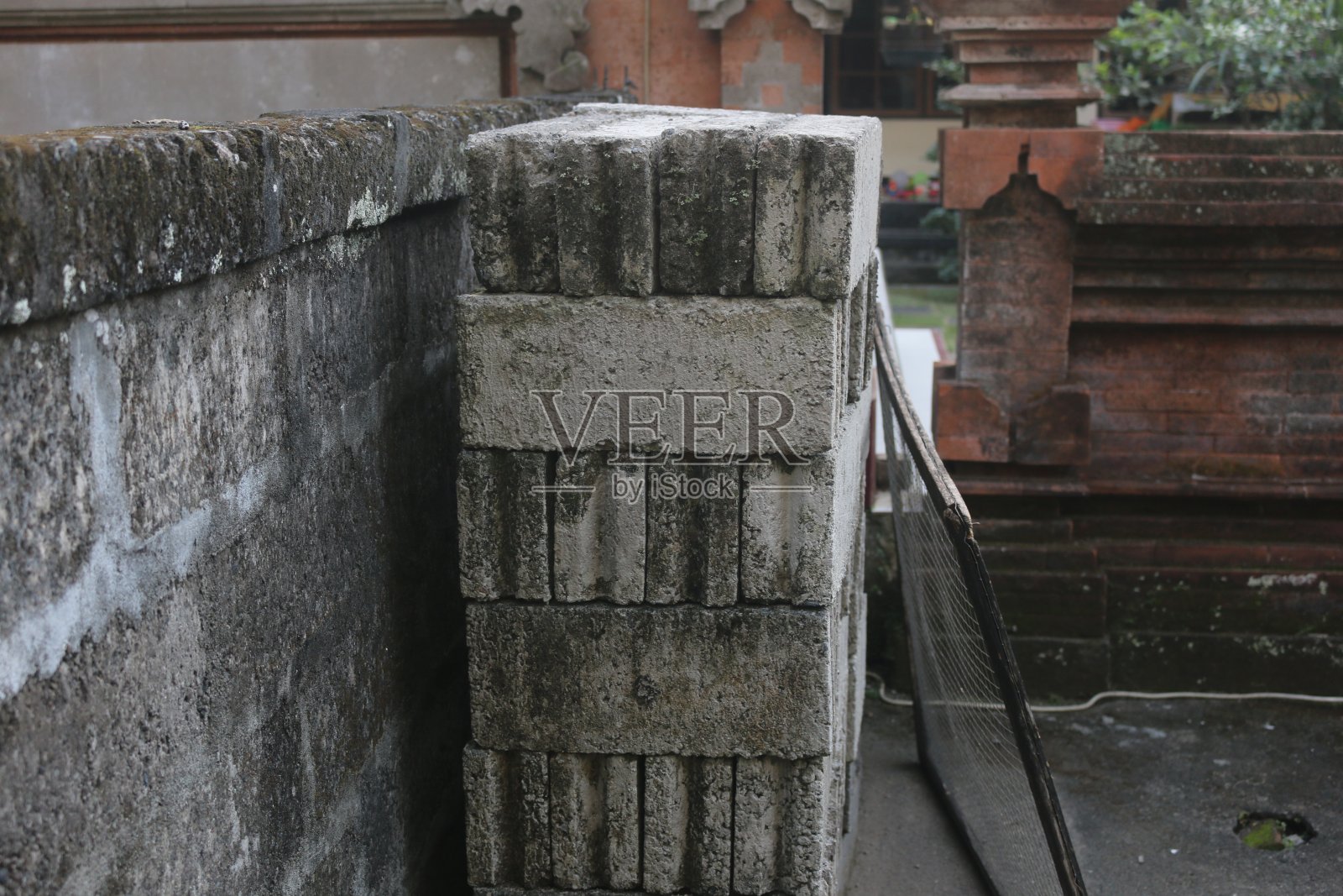 将用作地基的整齐排列的砖块照片摄影图片