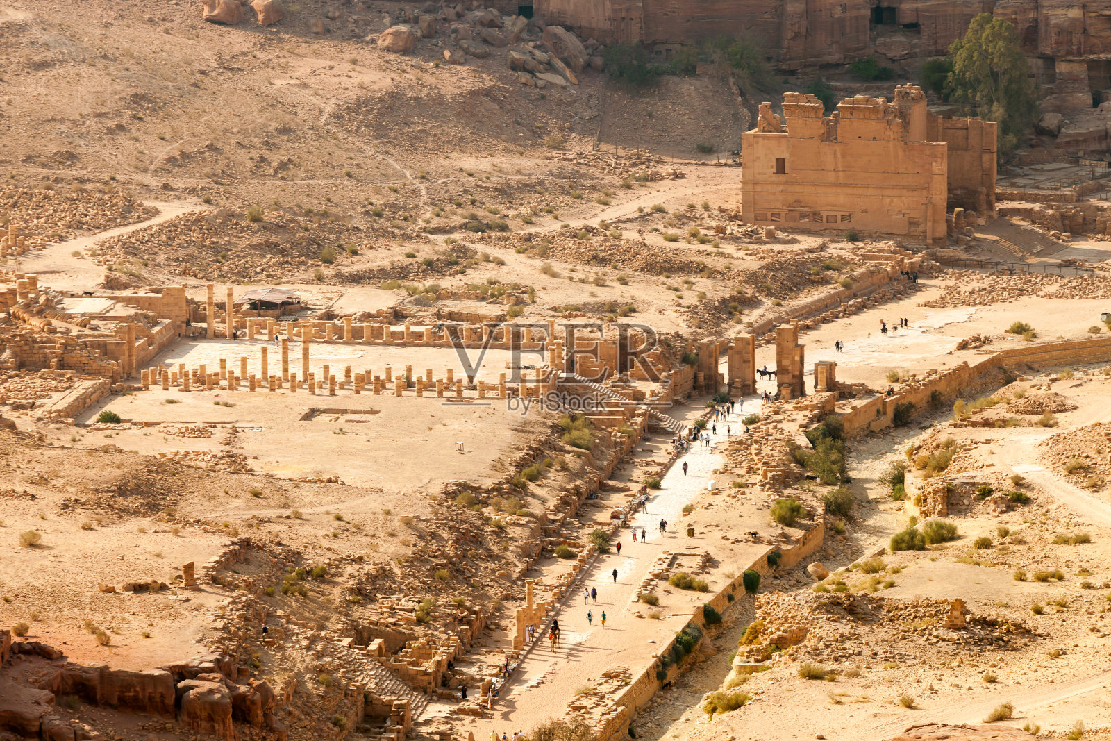 约旦佩特拉的柱廊街照片摄影图片