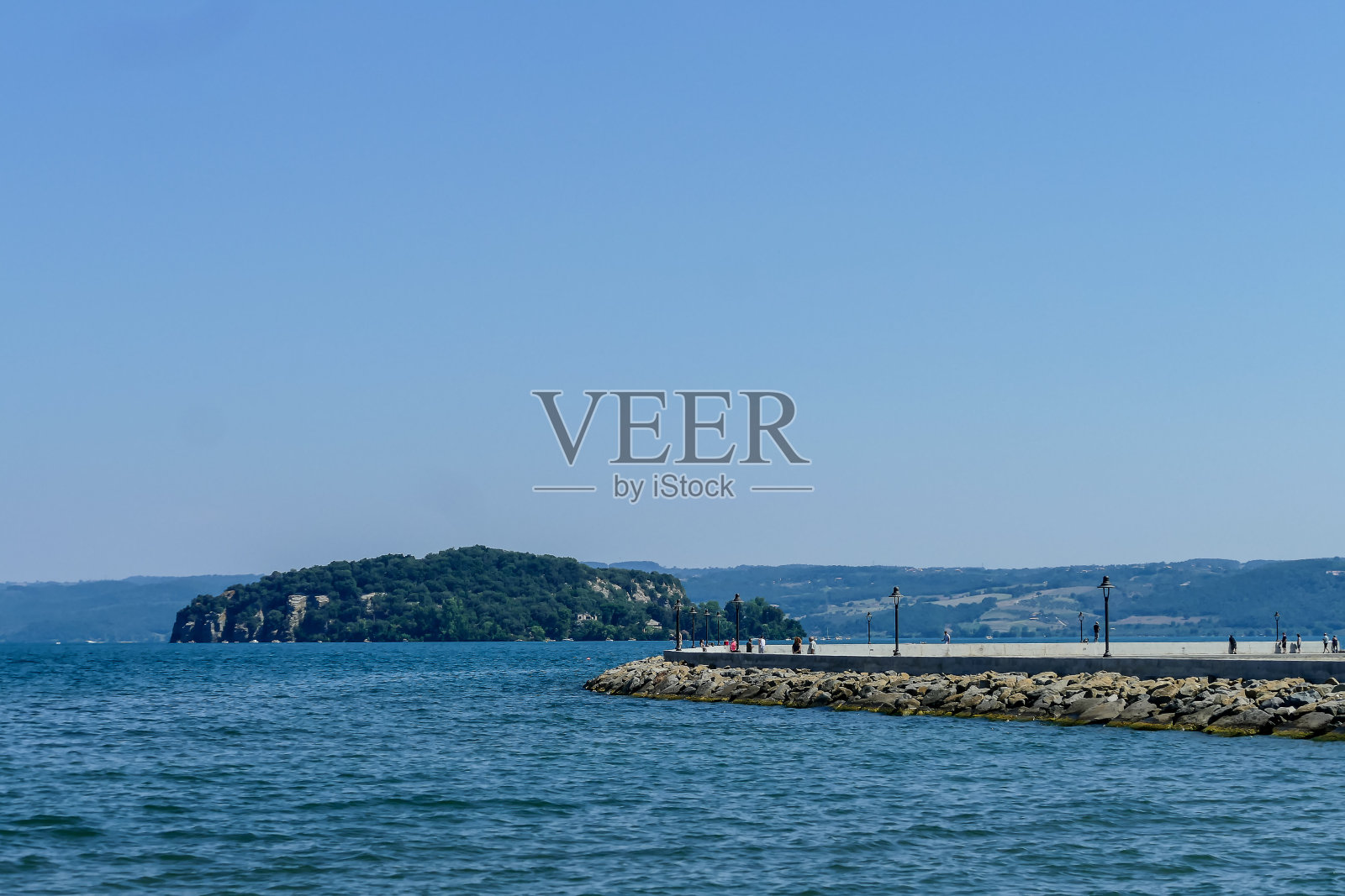 在海上的一个岛屿的看法，数码照片照片作为背景照片摄影图片