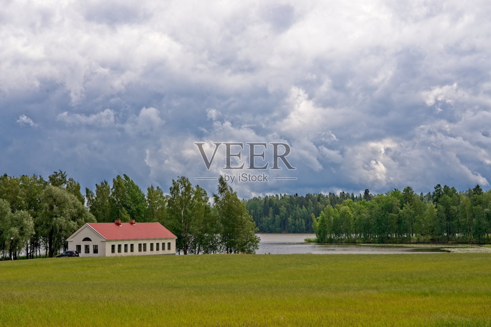 芬兰乡村的莫奇天空照片摄影图片