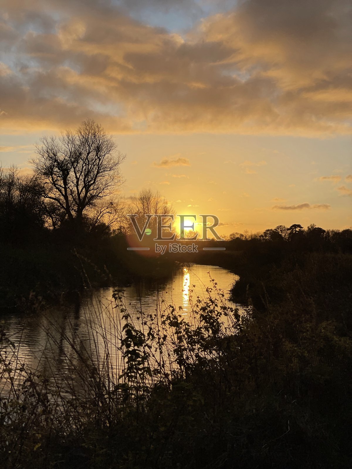 日落河乌斯坎布里奇郡秋天照片摄影图片