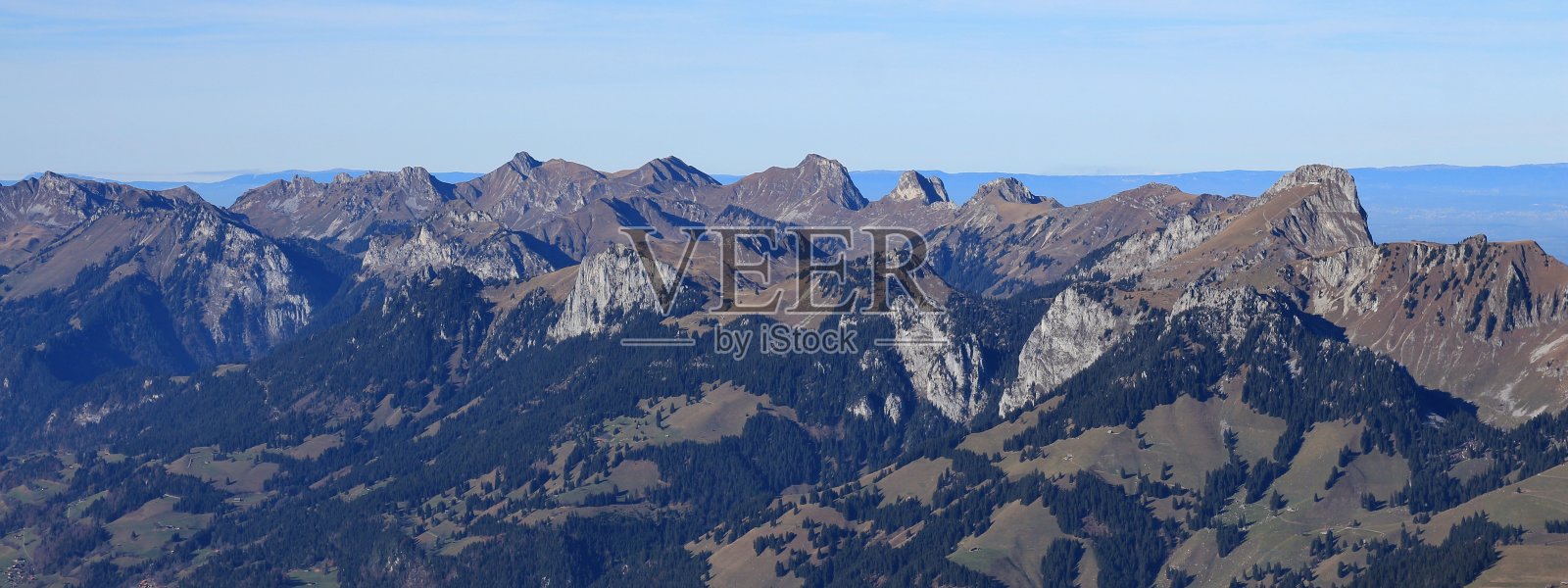 从尼森山看斯托克霍恩山。照片摄影图片