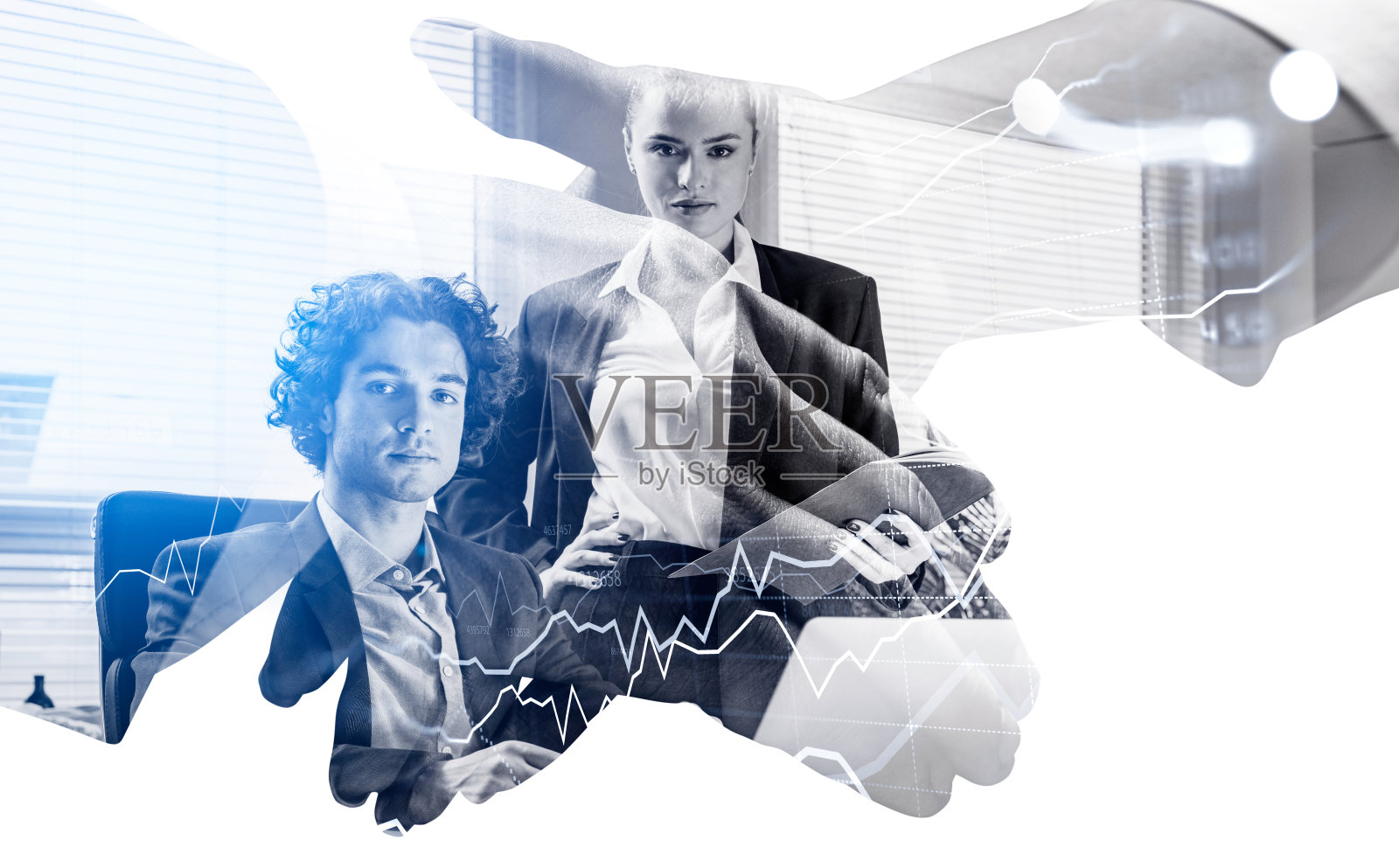 年轻的商人和微笑迷人的女商人一起握手照片摄影图片