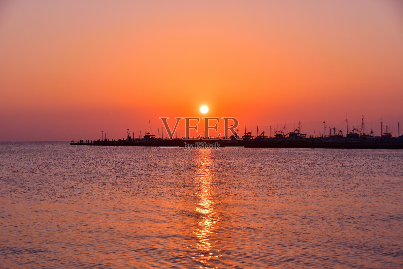 Katase渔港的日落照片摄影图片