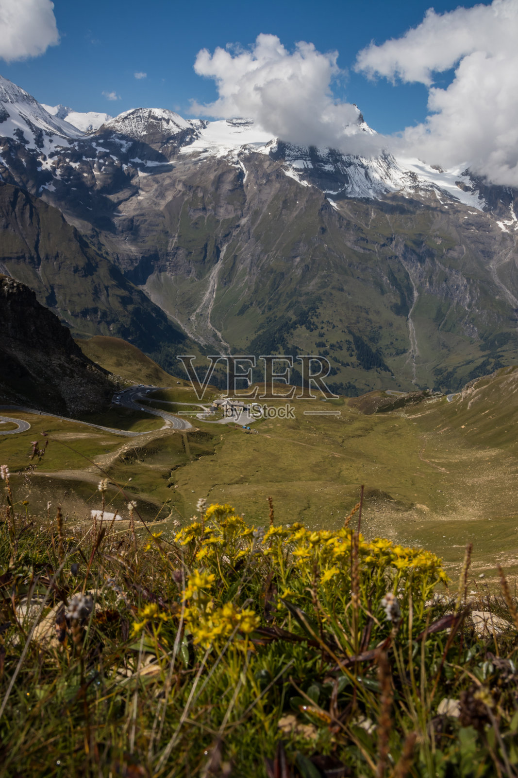 阿尔卑斯山的山路照片摄影图片