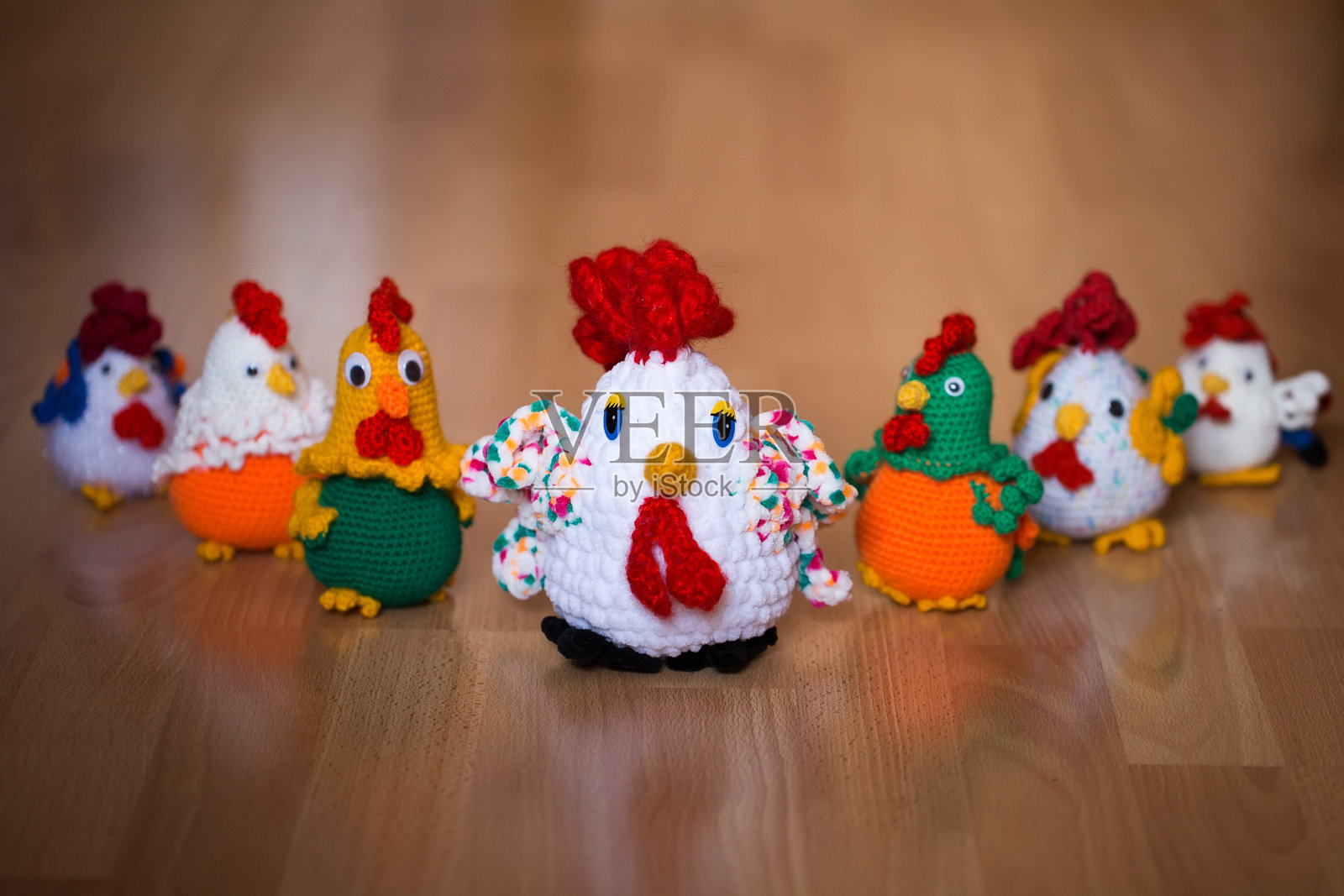 针织旋塞,隔离。纺织装饰室内设计或圣诞树。完美的礼物。照片摄影图片