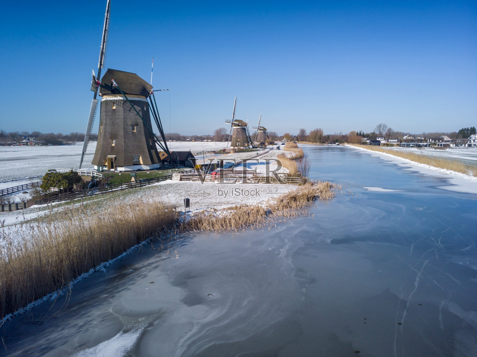 荷兰海牙市附近的Molendriegang Drie Molens酒店鸟瞰图照片摄影图片