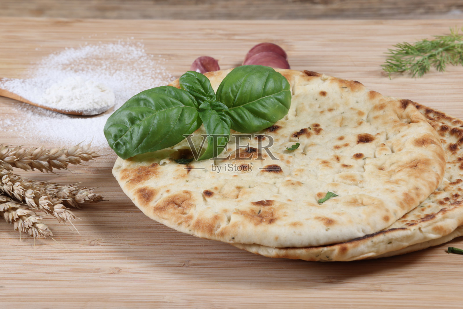 烤饼面包照片摄影图片