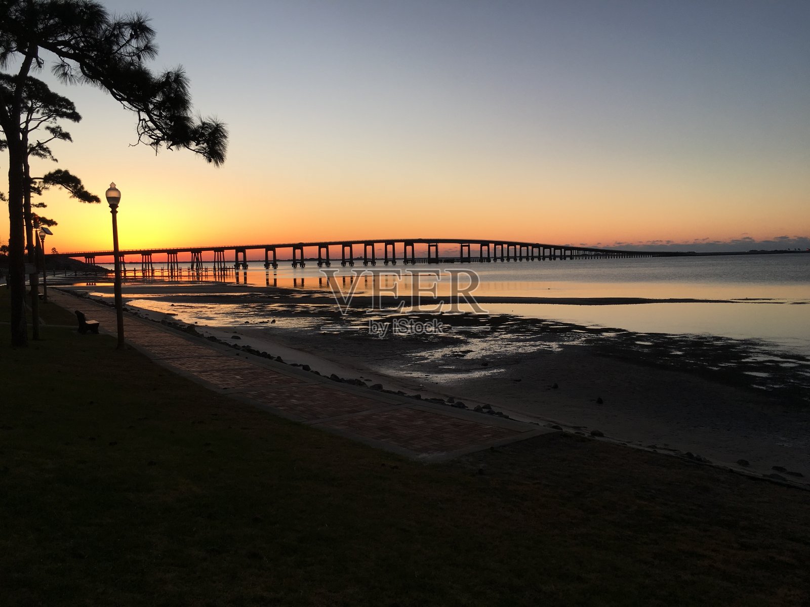 日落纳瓦拉桥照片摄影图片