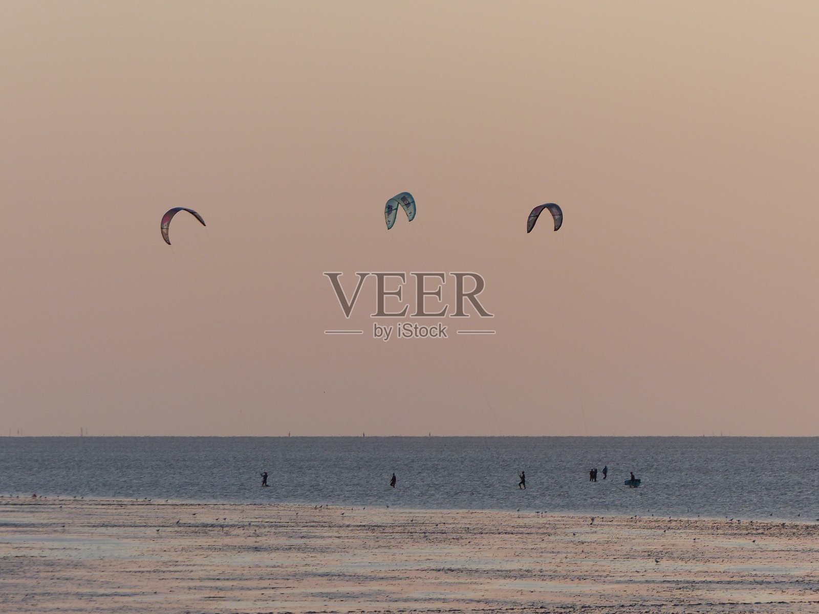 下萨克森州，东弗里斯兰，北海，纽哈林格尔，日落照片摄影图片