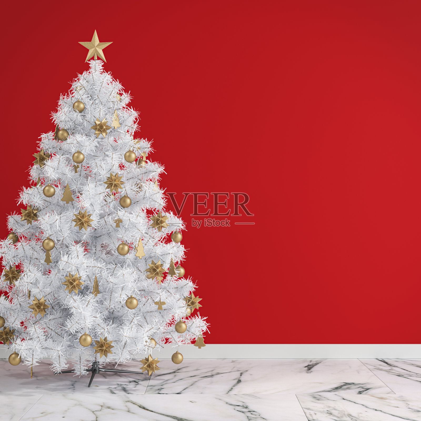 优雅的豪华房间与圣诞树在大理石地板和红色的石膏墙背景照片摄影图片