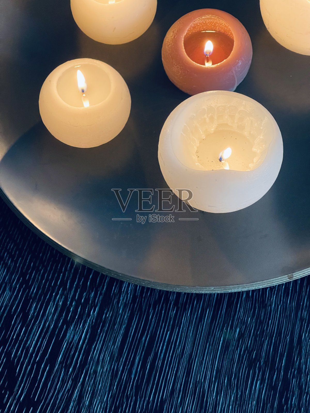 燃烧的蜡烛照片摄影图片