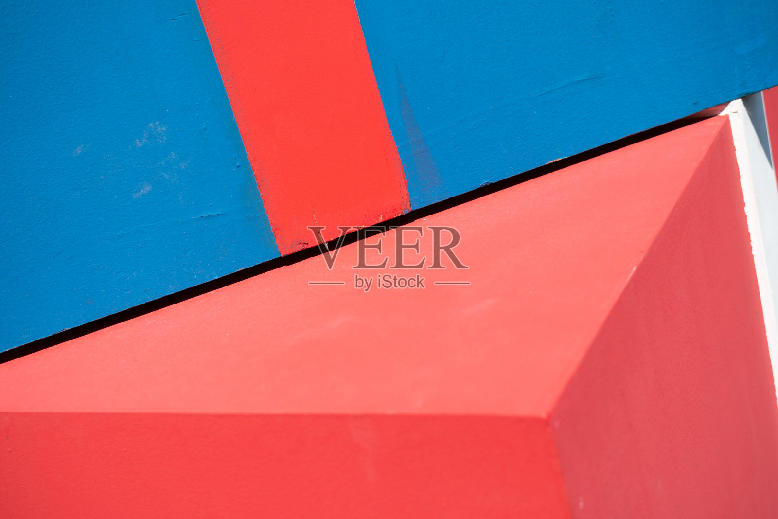 漂亮的圣诞礼品盒。礼品盒上有一个大大的蝴蝶结照片摄影图片