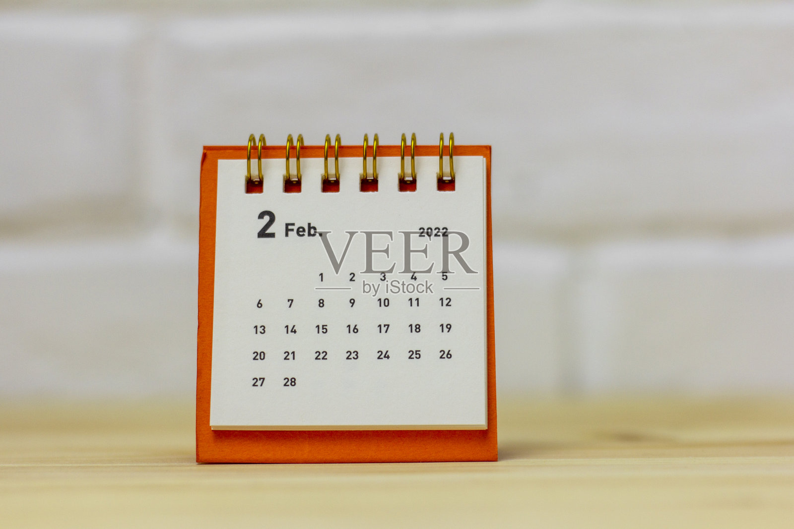 2022年2月桌面日历。为这个月做计划的日历。照片摄影图片