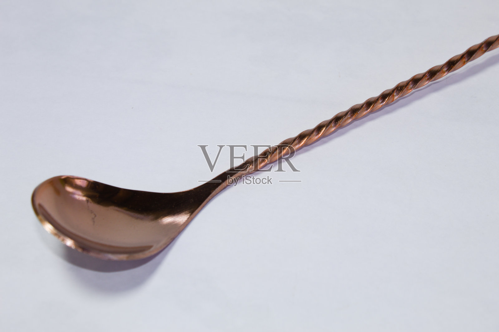 芭蕾舞演员用来准备金属饮料的勺子照片摄影图片