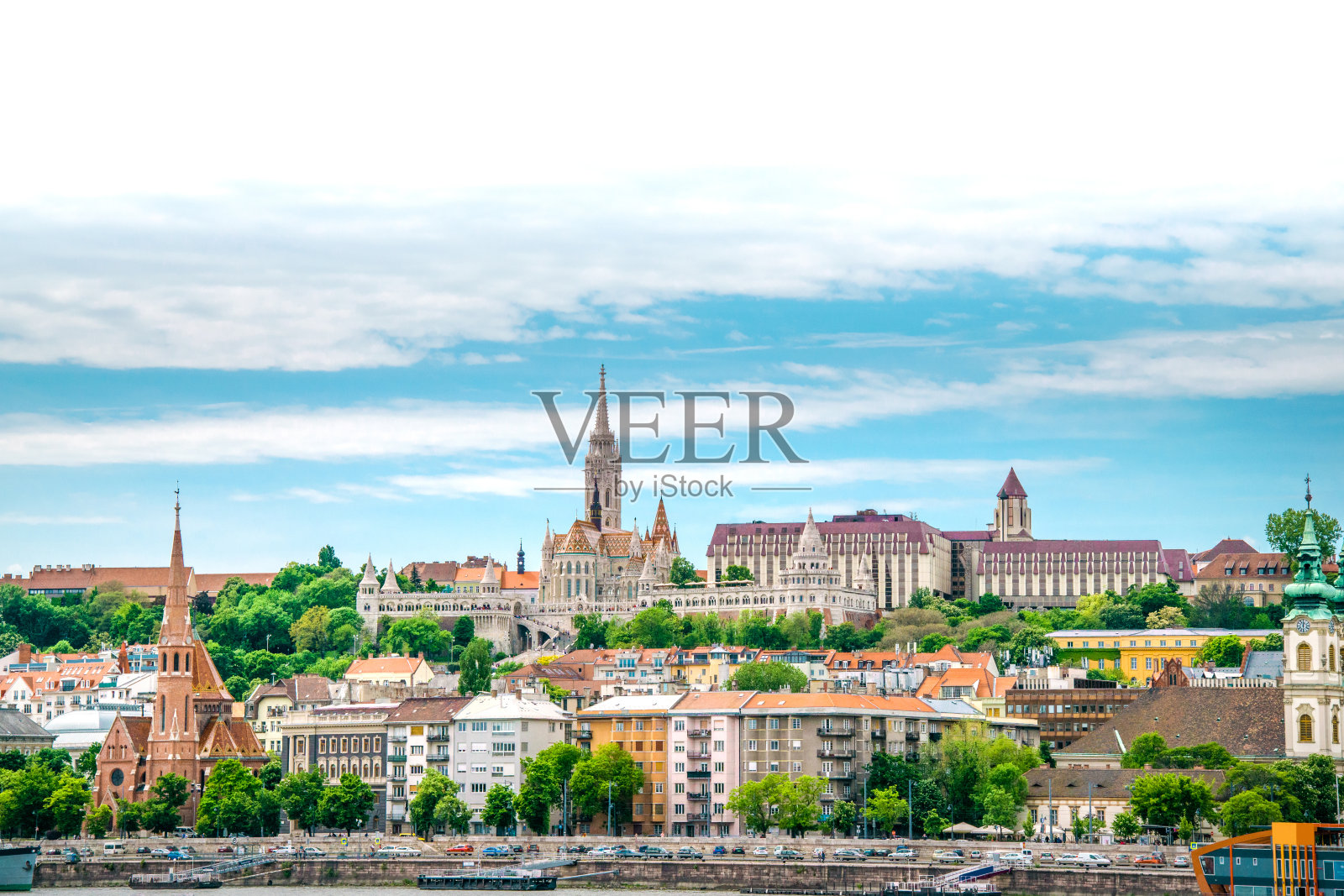 欧洲匈牙利布达佩斯。城市景观的照片。布达城堡和多瑙河。色彩丰富的匈牙利古典建筑和房屋照片摄影图片