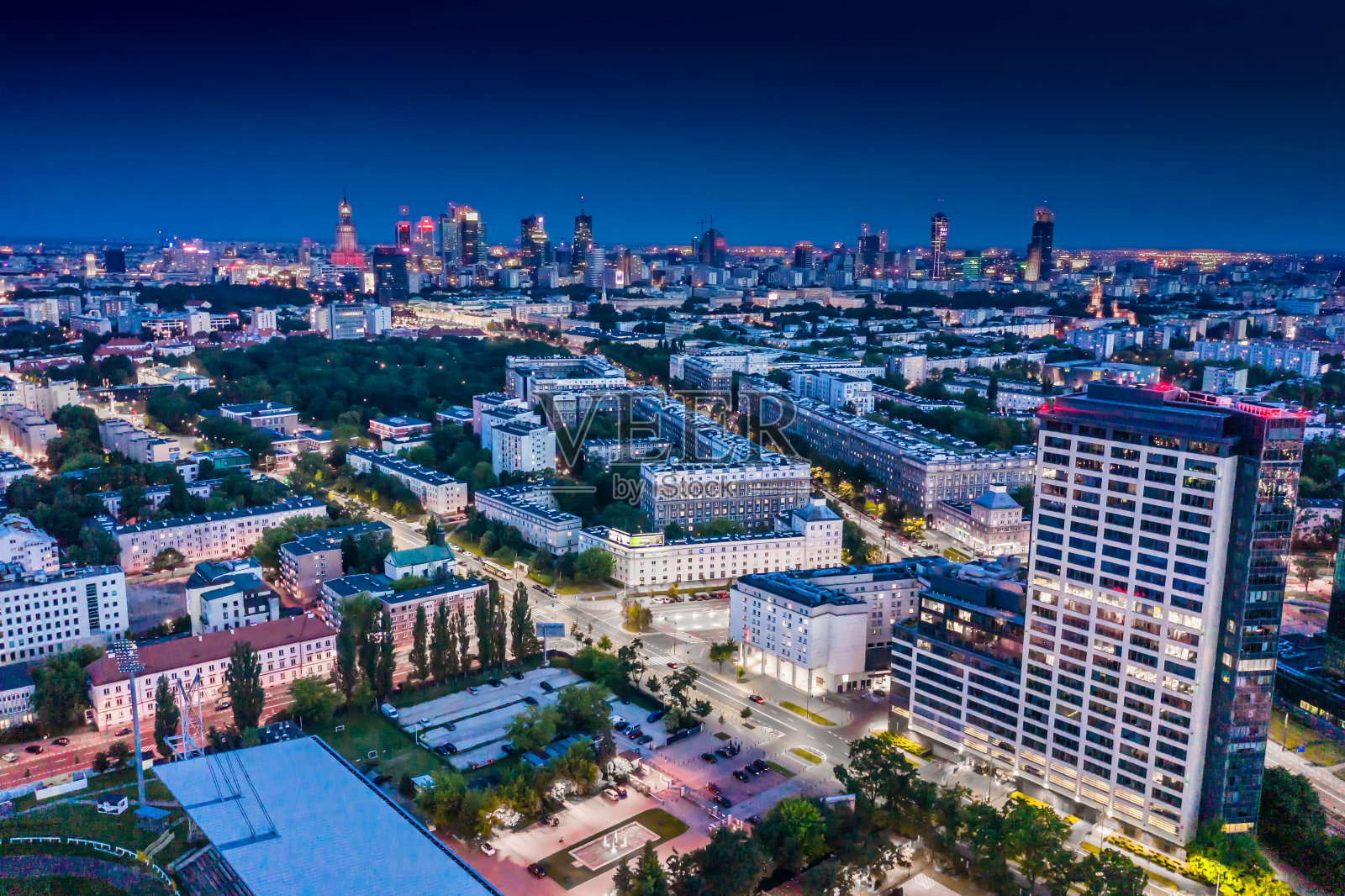 美丽的夜景鸟瞰莫中心照片摄影图片