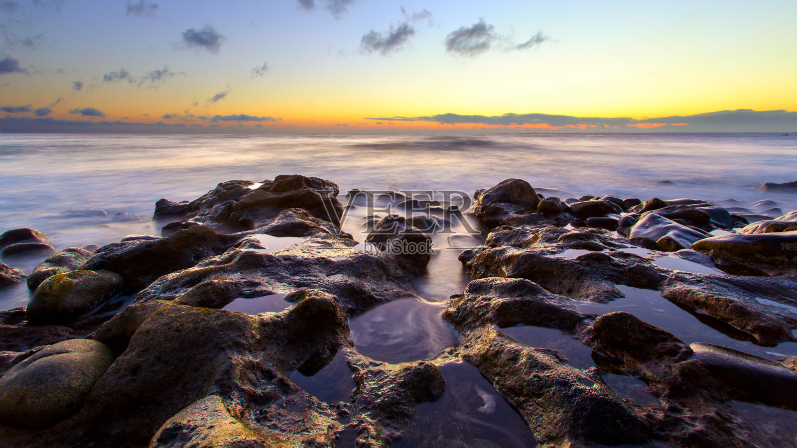 大西洋日落的全景照片摄影图片