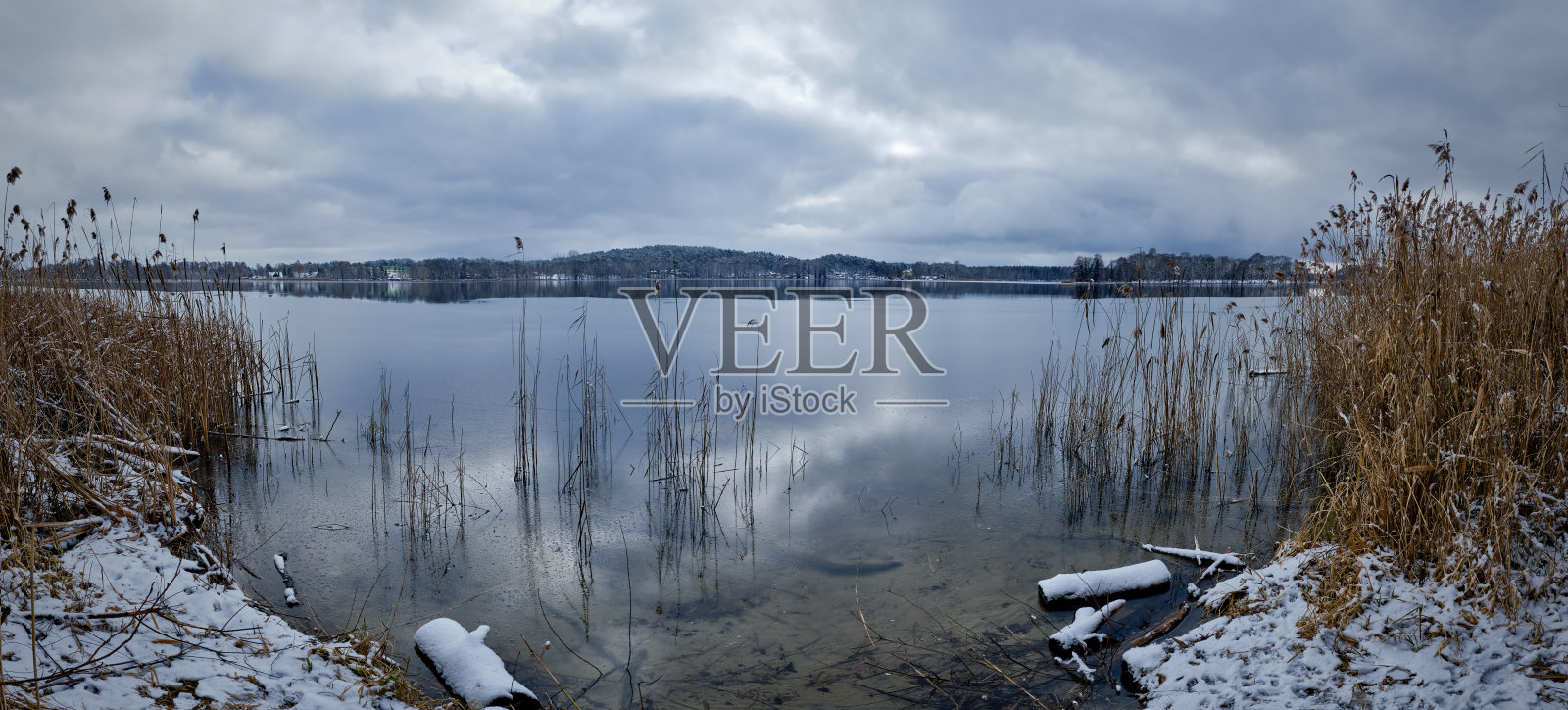 从西北河边小路到冬湖“Seddinsee”的景色照片摄影图片