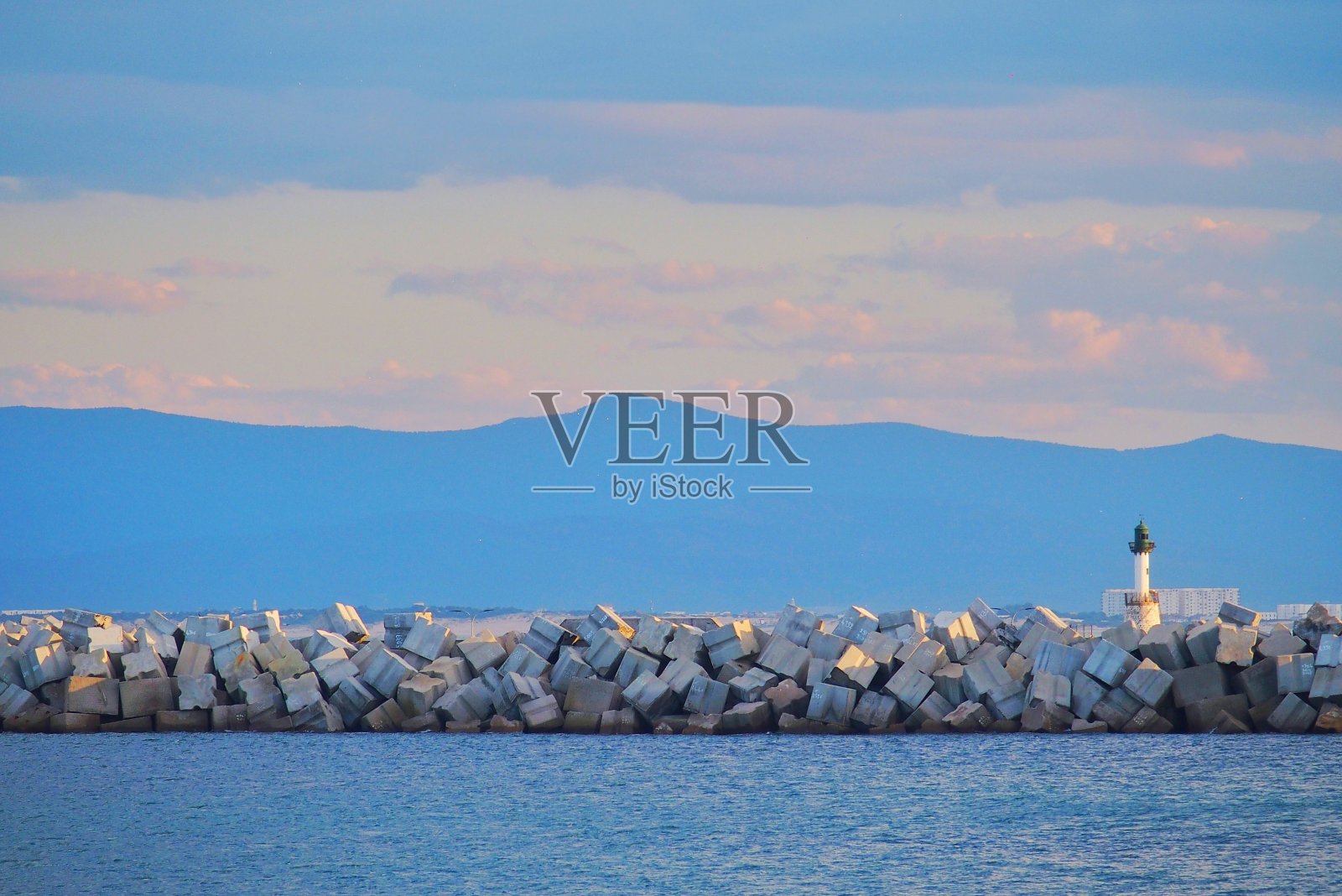 安纳巴海滩前的美丽景色照片摄影图片