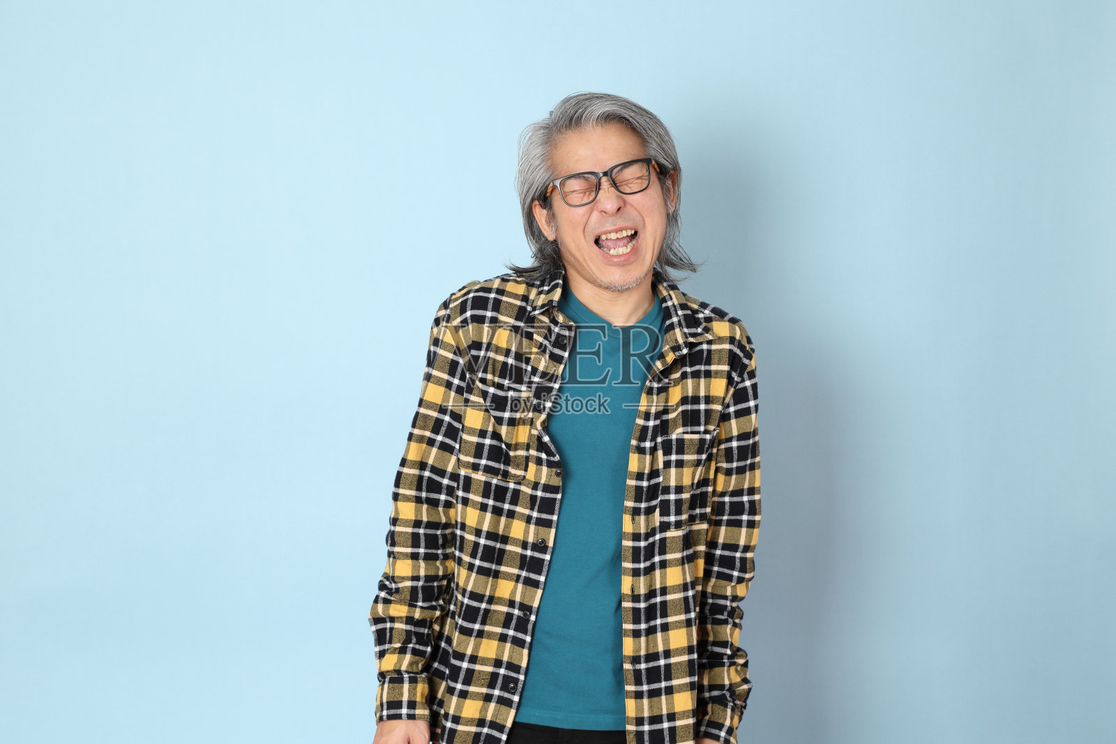 男人用蓝色照片摄影图片