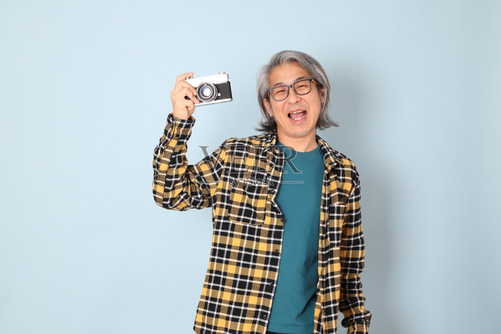 男人用蓝色照片摄影图片