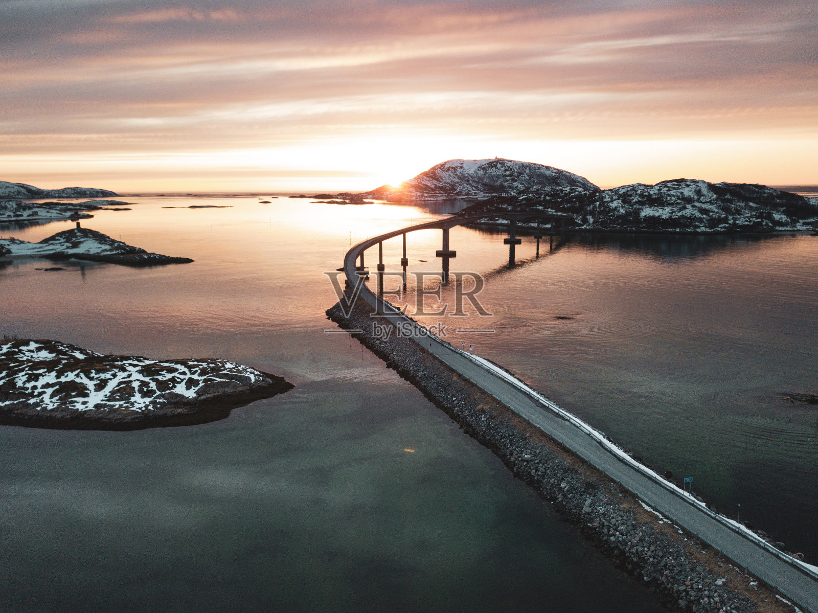 挪威——暮色中的索玛若伊岛照片摄影图片