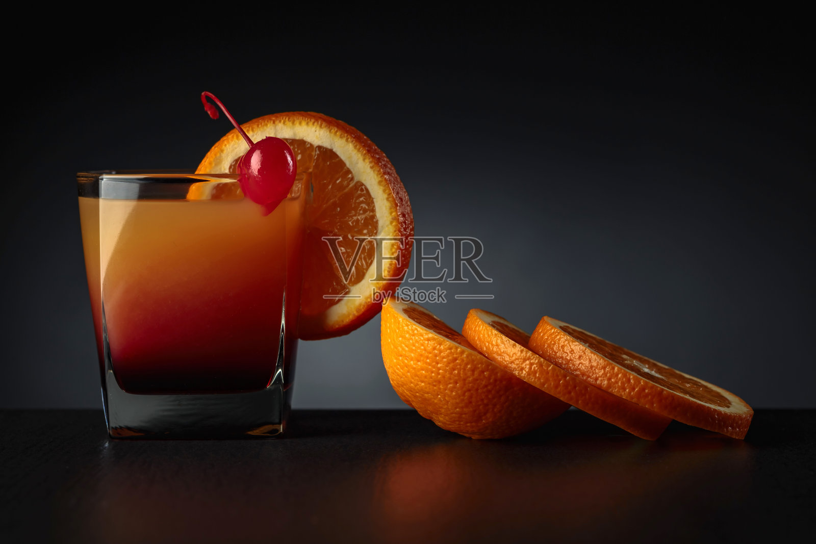 一杯橙汁。照片摄影图片