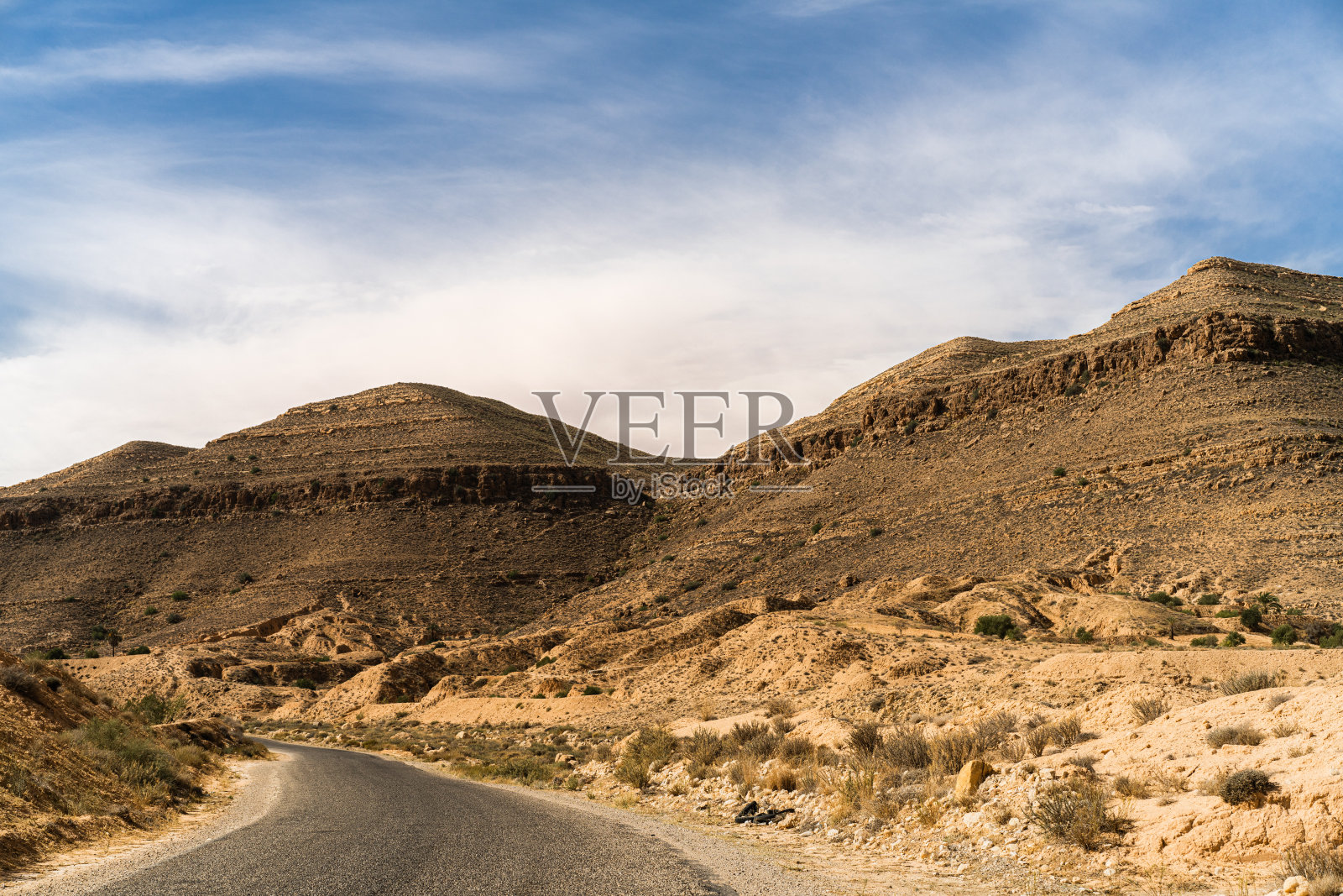 赞莫，柏柏尔镇在突尼斯的达哈尔照片摄影图片
