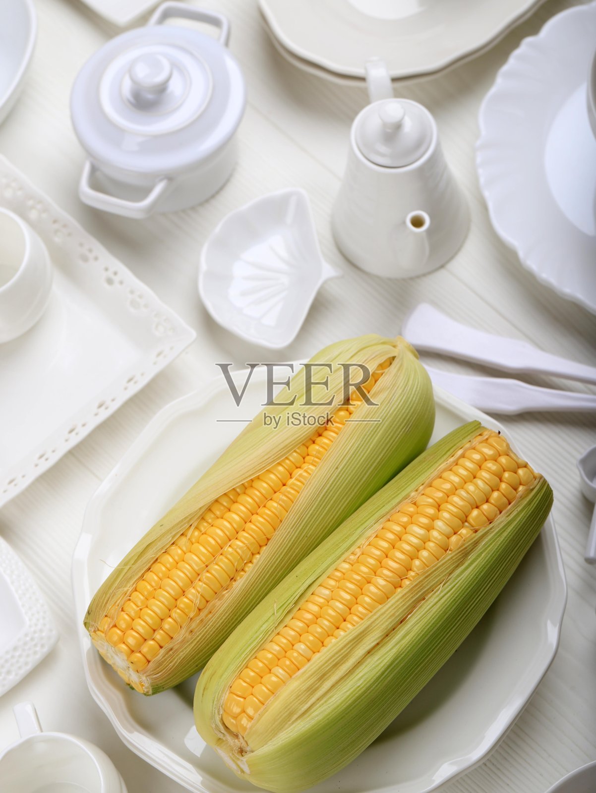 近甜玉米的棒子，成分准备为有机食品照片摄影图片