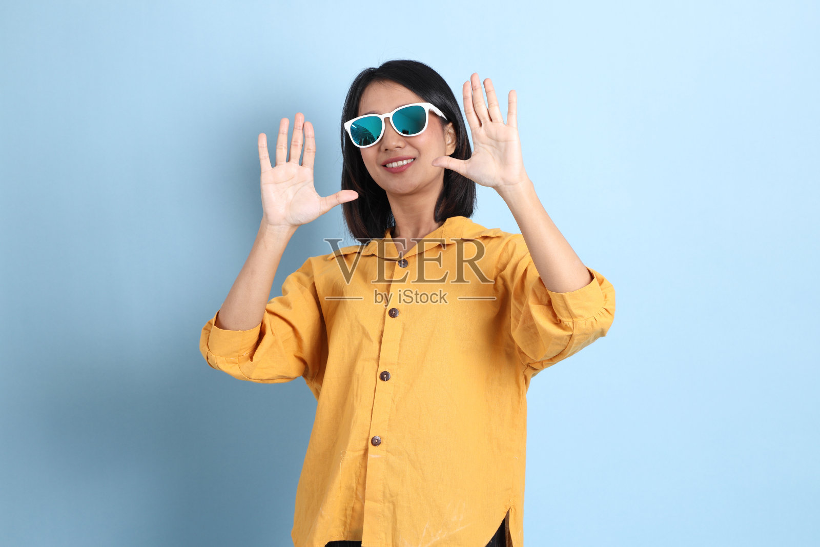 可爱别致的女孩照片摄影图片