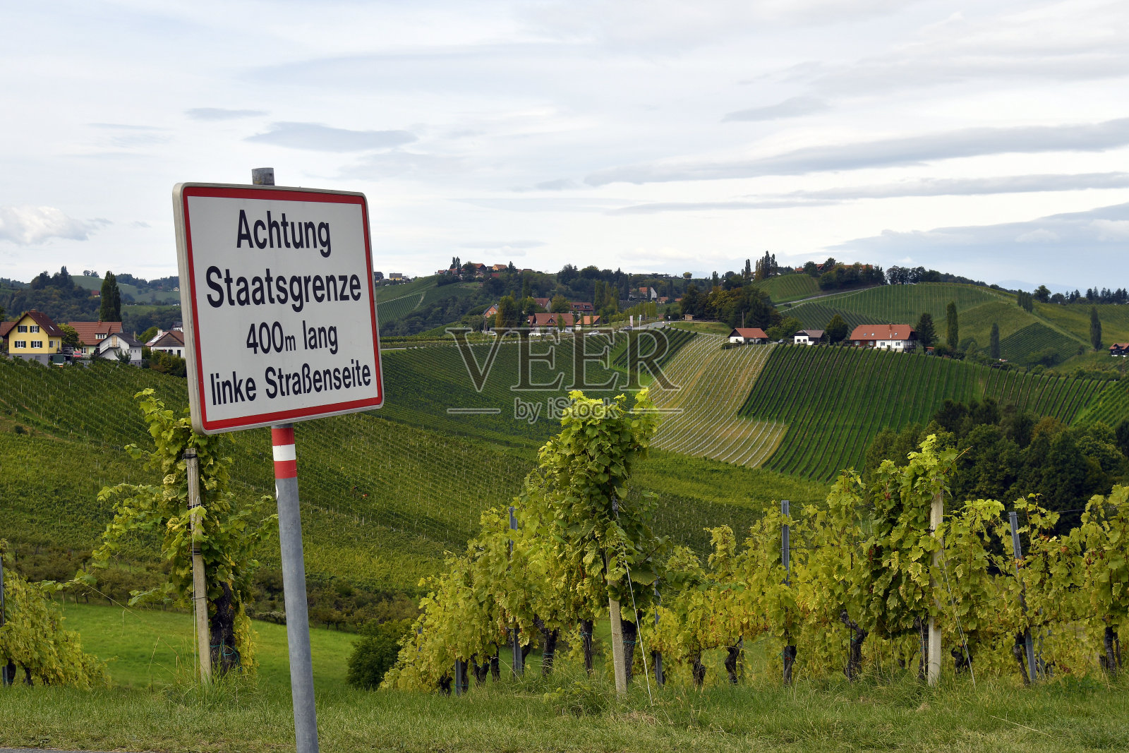 奥地利，南斯特里亚，边境标志，照片摄影图片