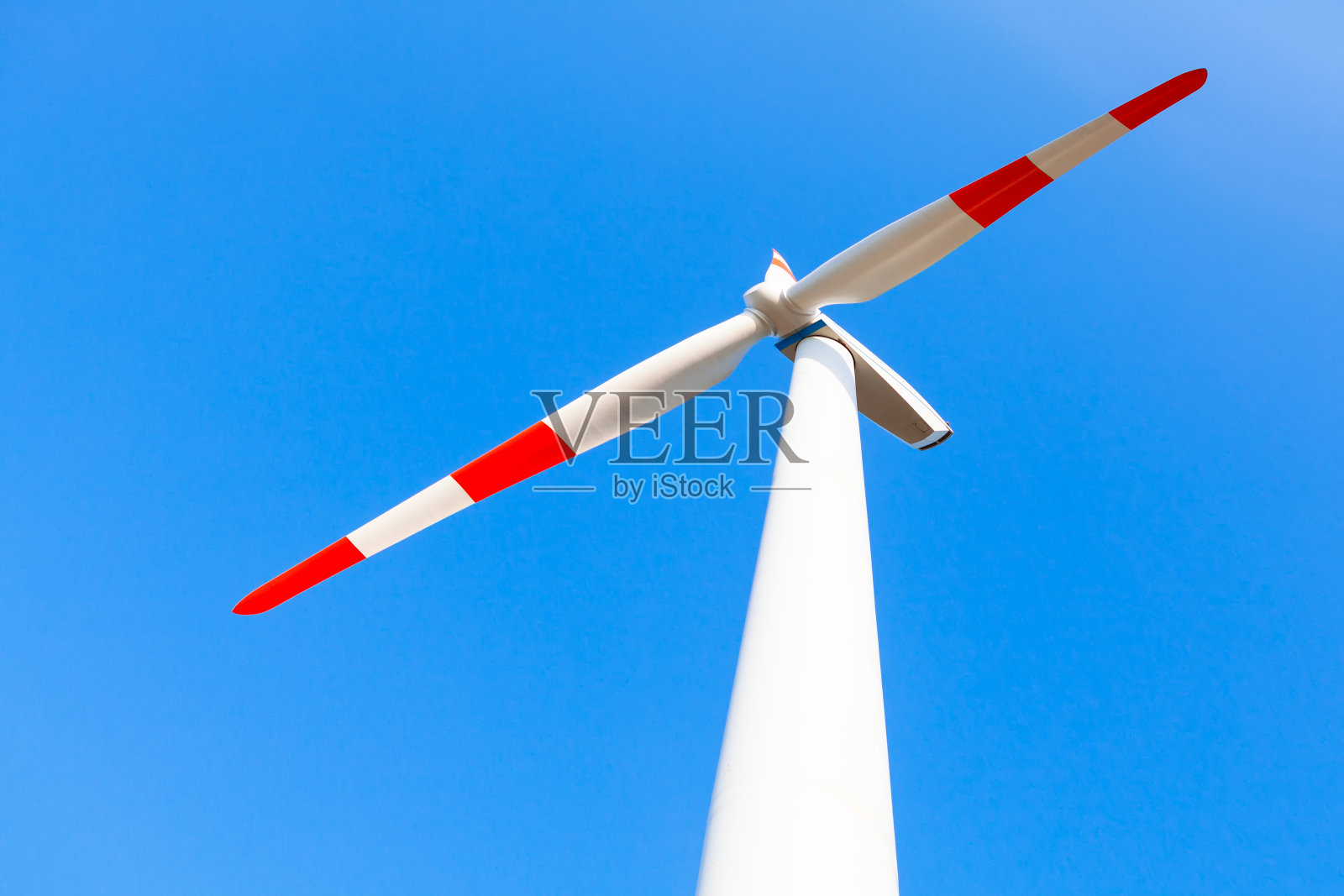 风车的红色和白色叶片照片摄影图片