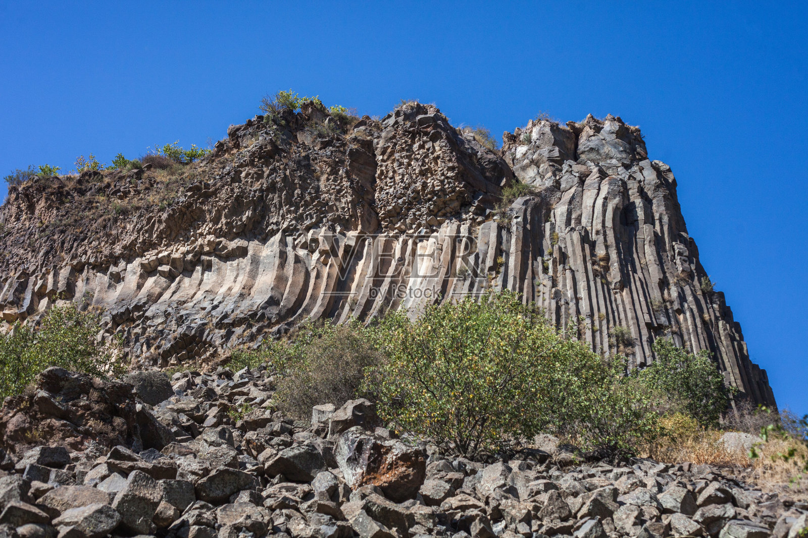 亚美尼亚加尔尼峡谷的玄武岩。照片摄影图片