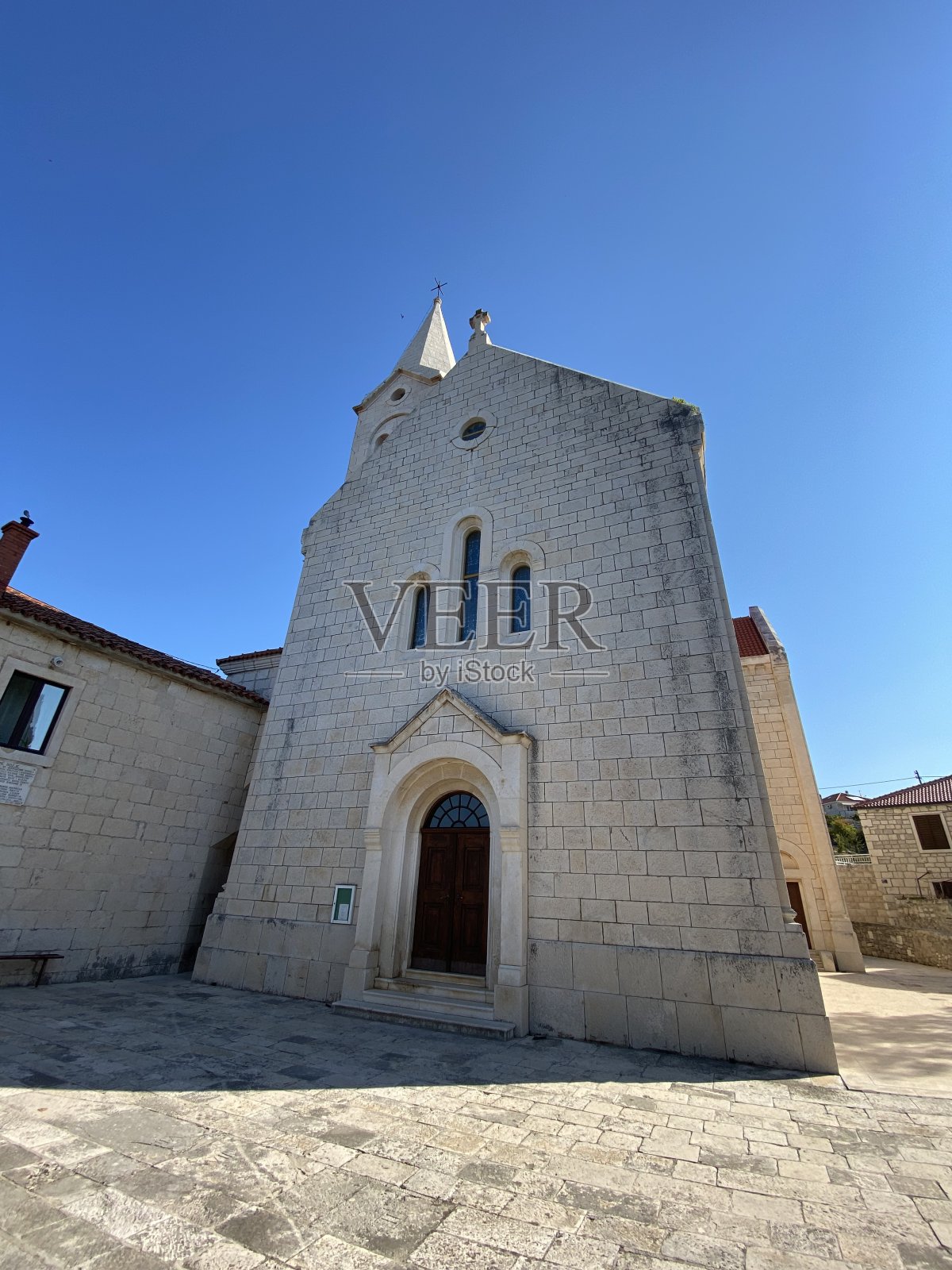 苏马丁岛布拉克县斯普利特-达尔马提亚克罗地亚港口城市-圣马丁教堂照片摄影图片