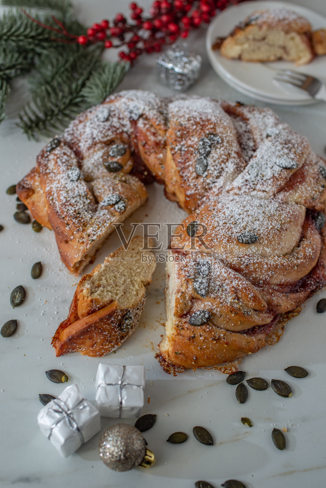 圣诞花环蛋糕照片摄影图片