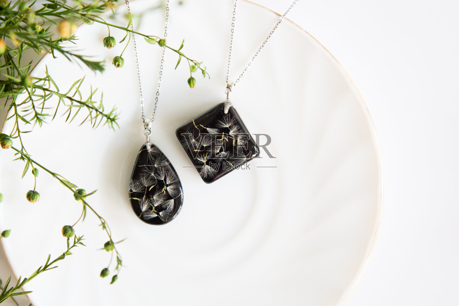 真花环氧树脂，珠宝照片摄影图片