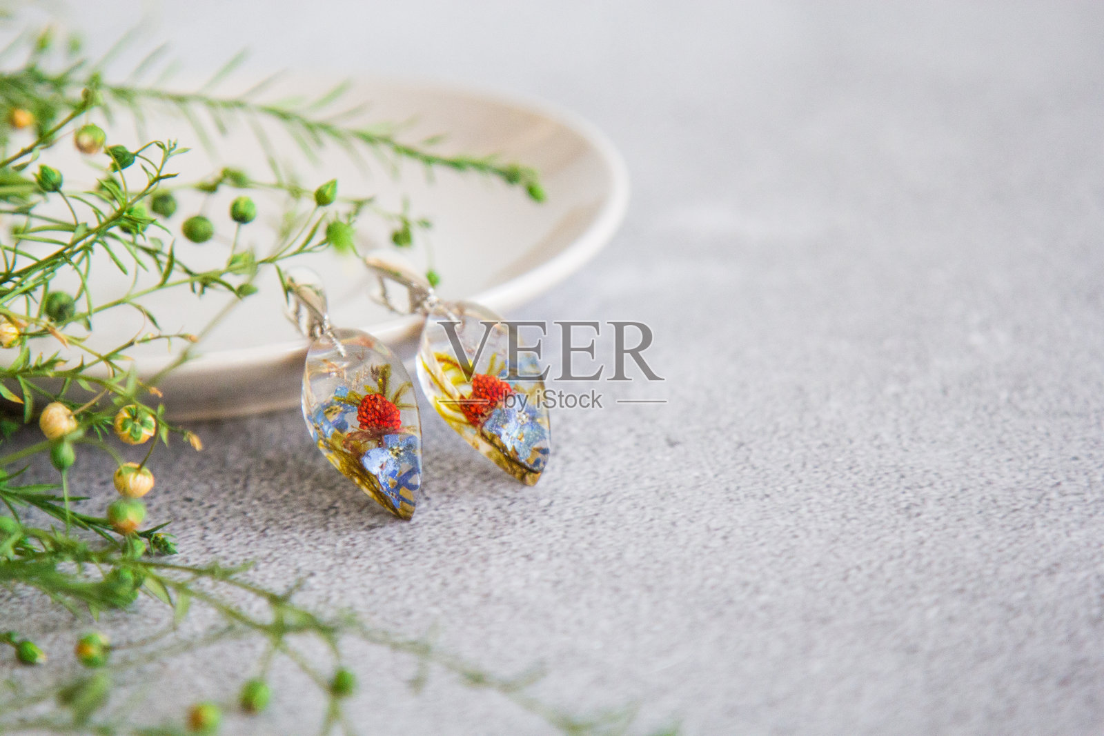 真花环氧树脂，珠宝照片摄影图片