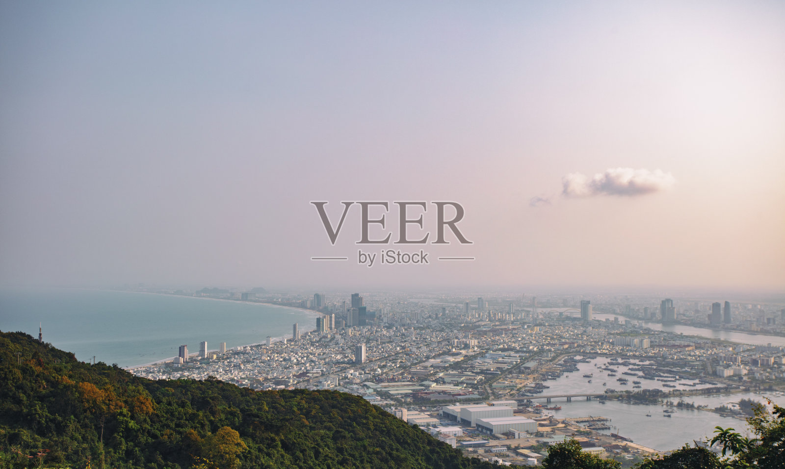 岘港日落时的广角景观照片摄影图片